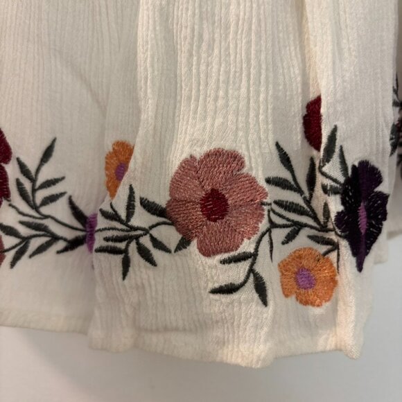 Forever 21 White Off The Shoulder Floral Embroidered Top - Picture 5 of 9